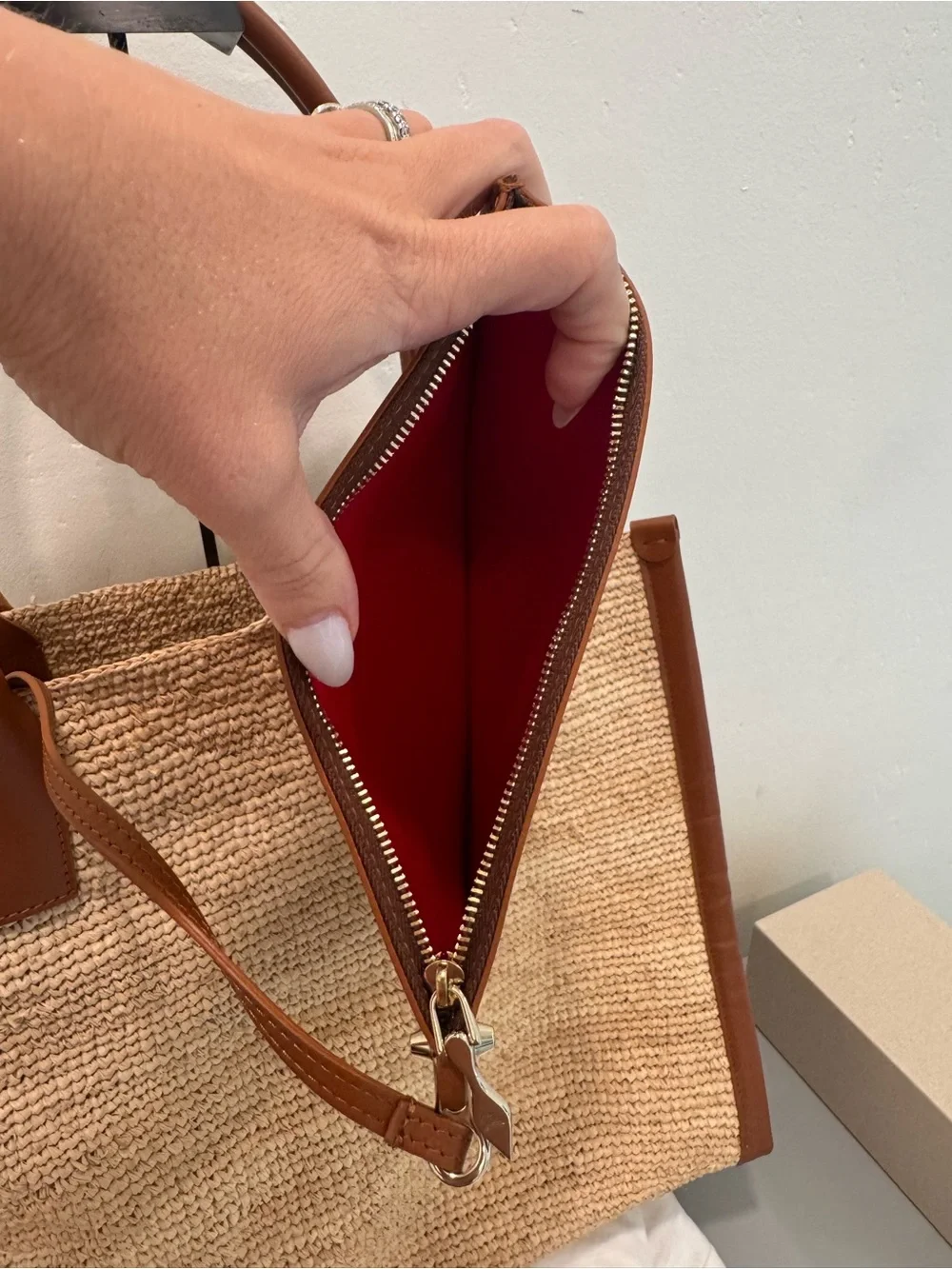 Christian Louboutin By my side Tan Raffia Tote with pouch - Picture 9 of 11